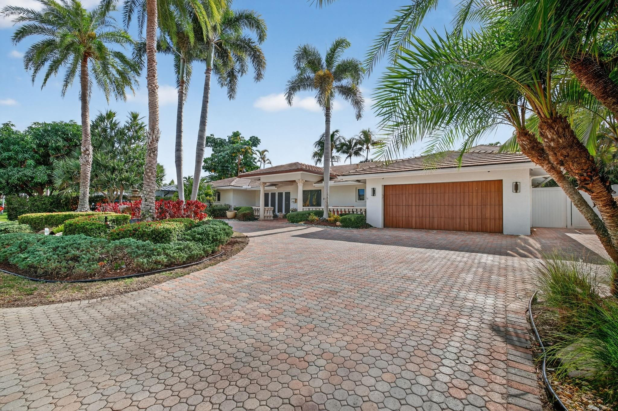 Rare & remarkable resort-style estate, set on an expansive lot in one – image 93