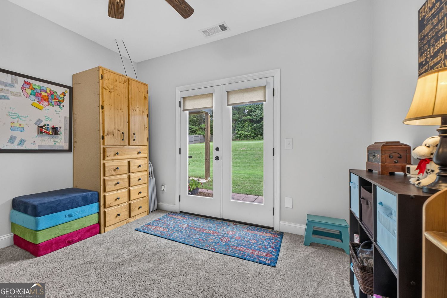Incredible custom home with tons of bells and whistles in sought after – image 39