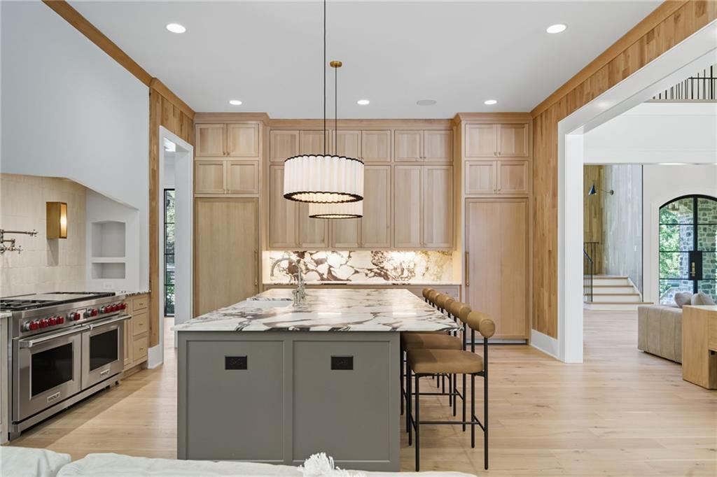 Beautiful Custom Home on gorgeous estate lot in exclusive Milton. This – image 20