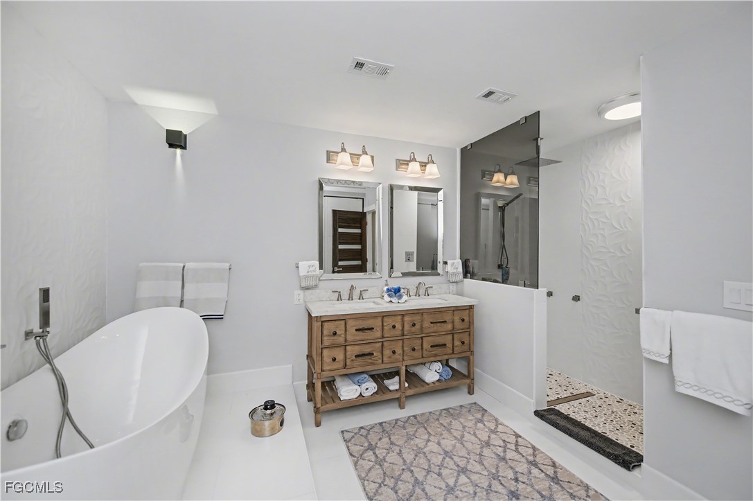 Welcome to your future GULF ACCESS HIDDEN GEM OF A home in the charmin – image 11