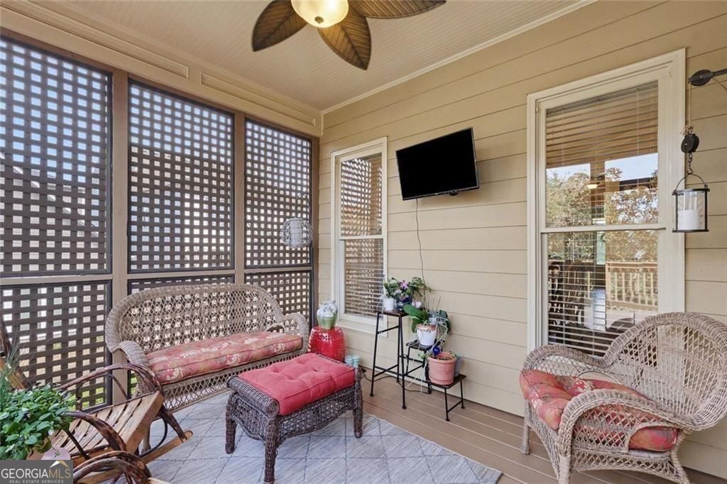 $5000 to BUYERS closing costs with acceptable offer! Beautiful east fa – image 12