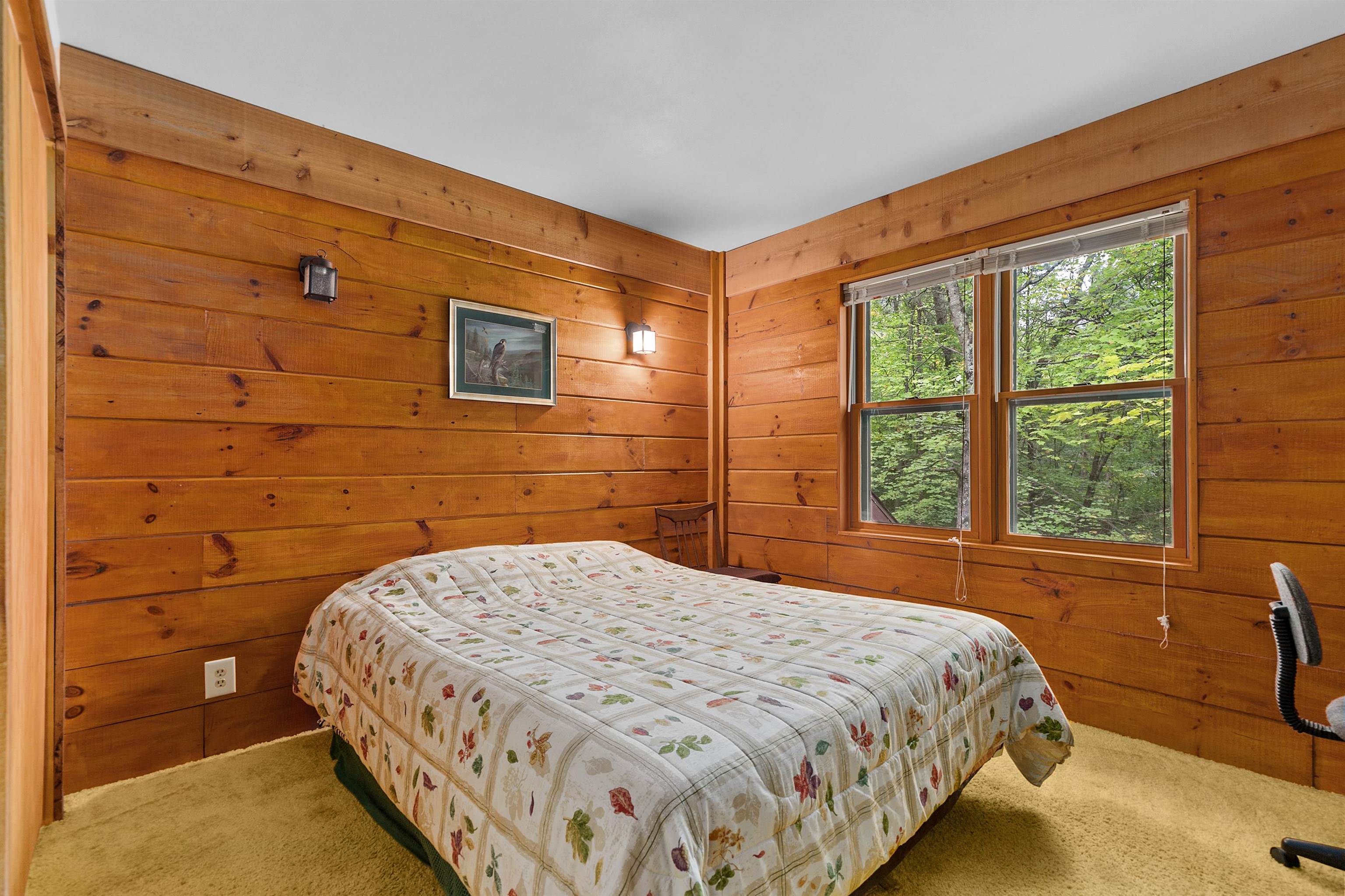 Experience the best of Legend Lake in this charming 1.5-story cottage. – image 25