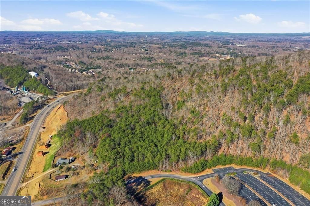 A mountain retreat in the heart of Forsyth. This extraordinary 6+ acre – image 5
