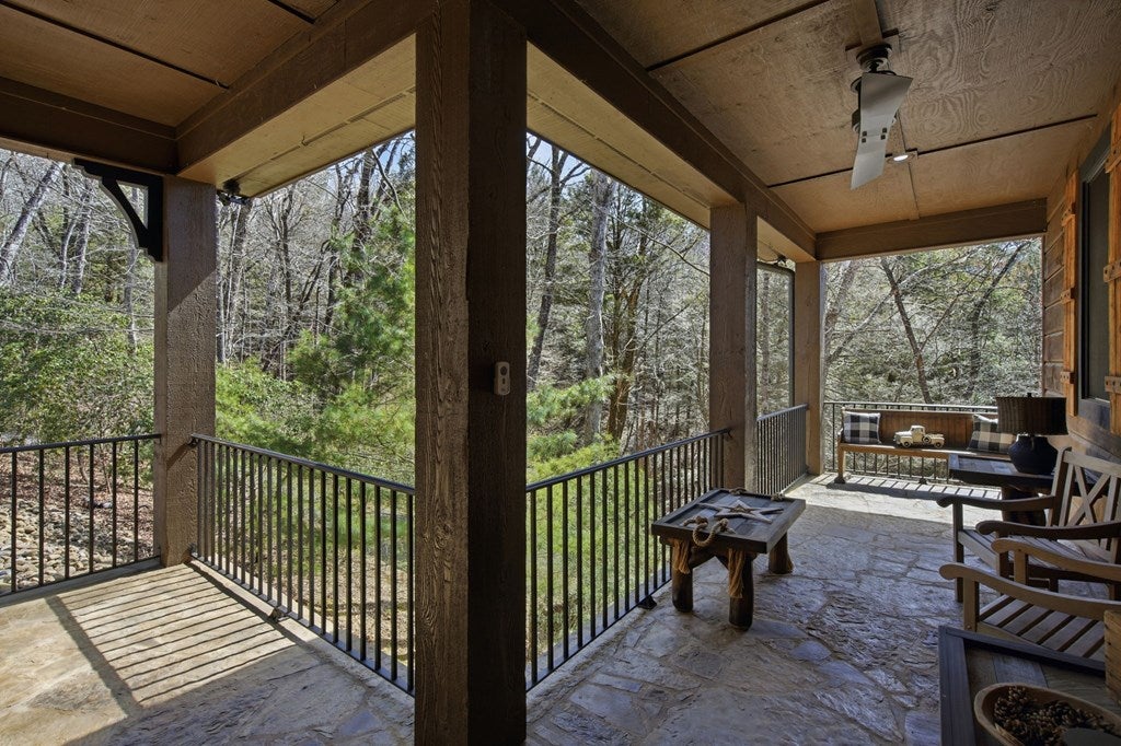 Architectural Mountain Sanctuary on 5+ Private Acres. Experience refin – image 18