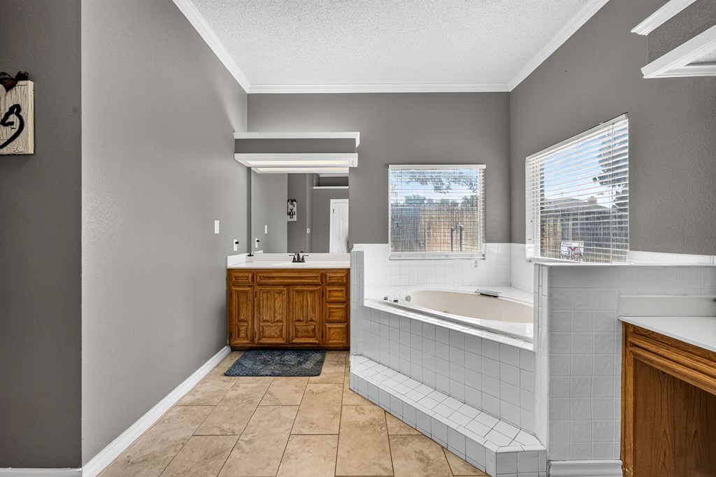 4125 4125 Fox Hollow Ct, Midland, Texas, 79707, USA, 4 Bedrooms Bedrooms, ,3 BathroomsBathrooms,Residential,For Sale,4125 Fox Hollow Ct,50096951