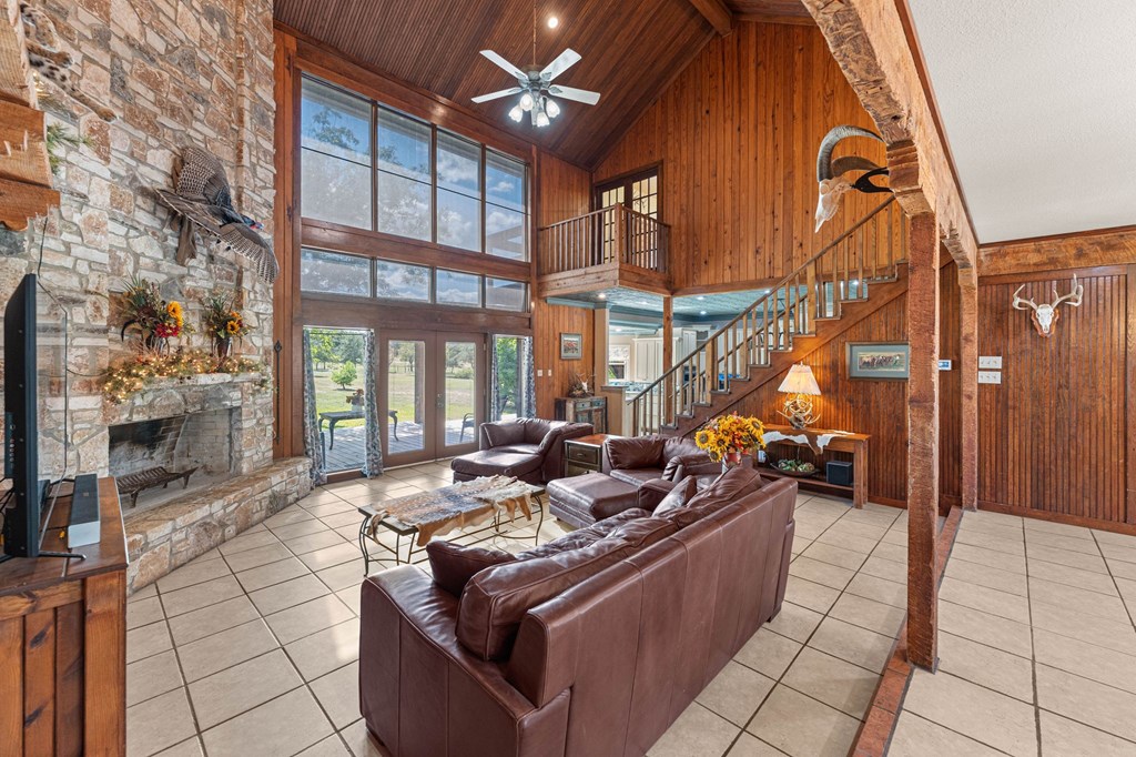 Unrestricted 3-acre property designed with homesteading & self-suffici – image 33