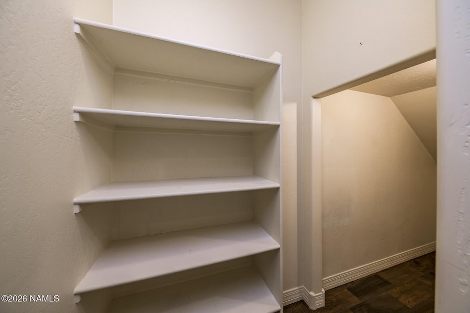 Mountain views, dual primary suites, and Flagstaff living at its fines – image 13