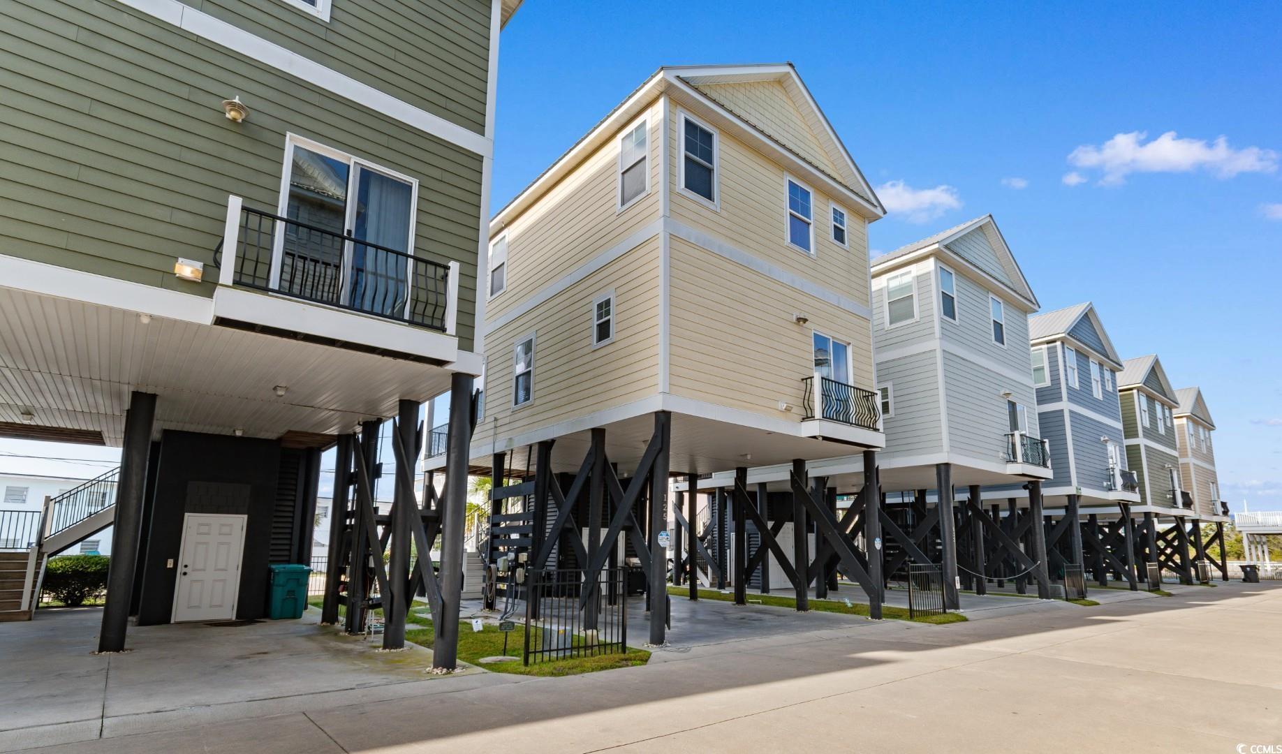 Just steps from the sand and the iconic Garden City Pier, this stunnin – image 32