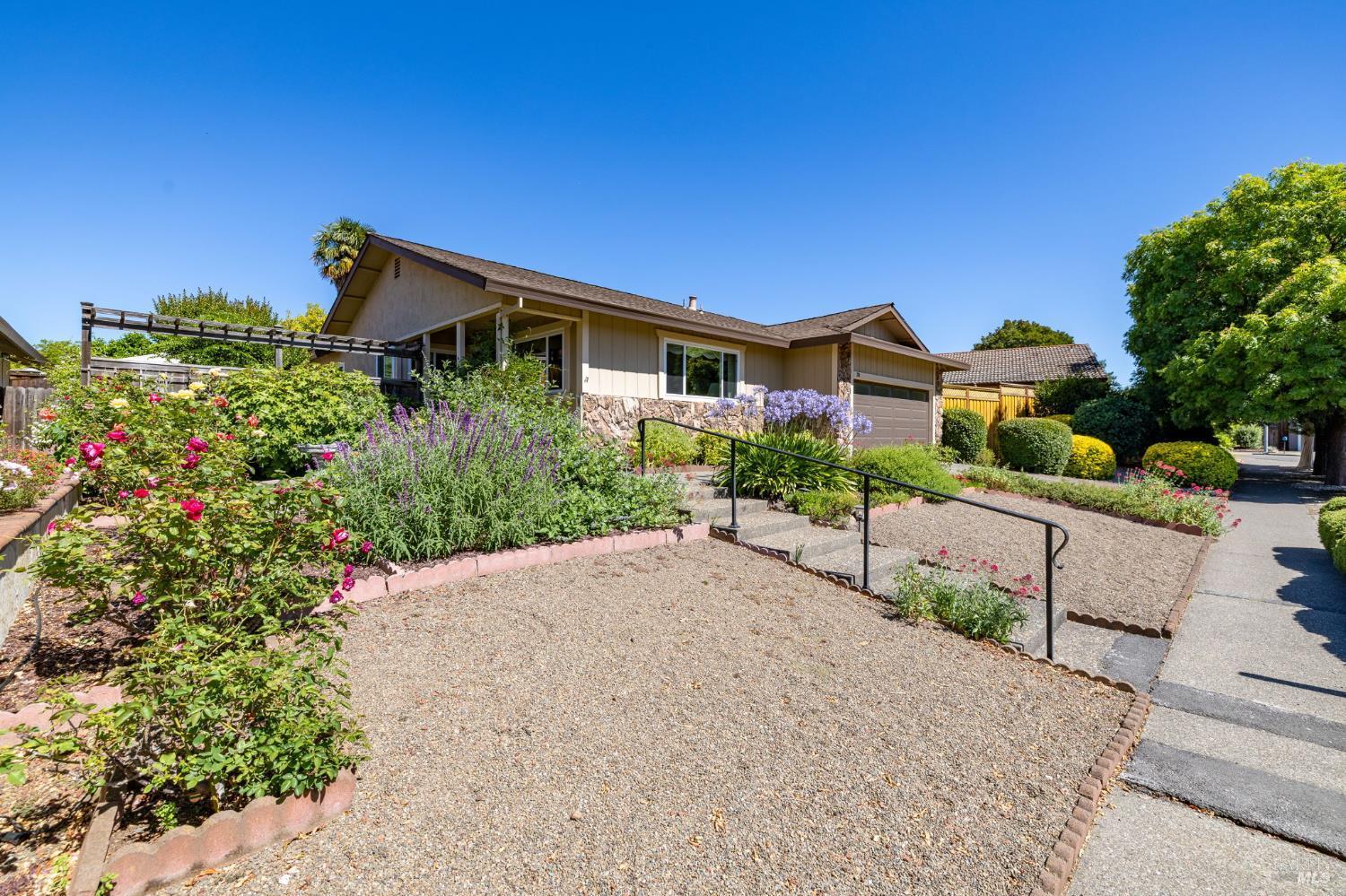 Welcome to 274 Beech Avenue, a beautifully maintained single-story hom – image 6