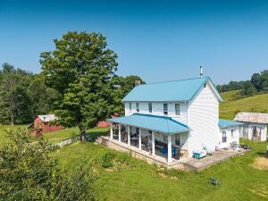 Offering One of the Most Beautiful Farms in Nicholas County A Rare opp – image 14