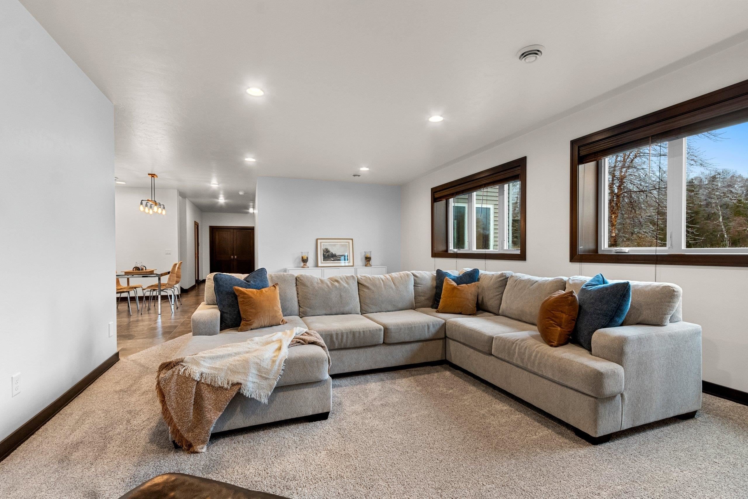 2875 2875 STONE CREEK Circle, SUAMICO, Wisconsin, 54313-9107, USA, 5 Bedrooms Bedrooms, ,4 BathroomsBathrooms,Residential,For Sale,2875 STONE CREEK Circle,7251169f-7e5c-4250-b469-36489d