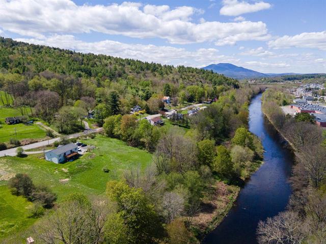 264 264 Chestnut Street, Claremont, New Hampshire, 03743, USA, 6 Bedrooms Bedrooms, ,2 BathroomsBathrooms,Residential,For Sale,264 Chestnut Street,4ecc3a4c-f87c-4c00-99bf-68620d