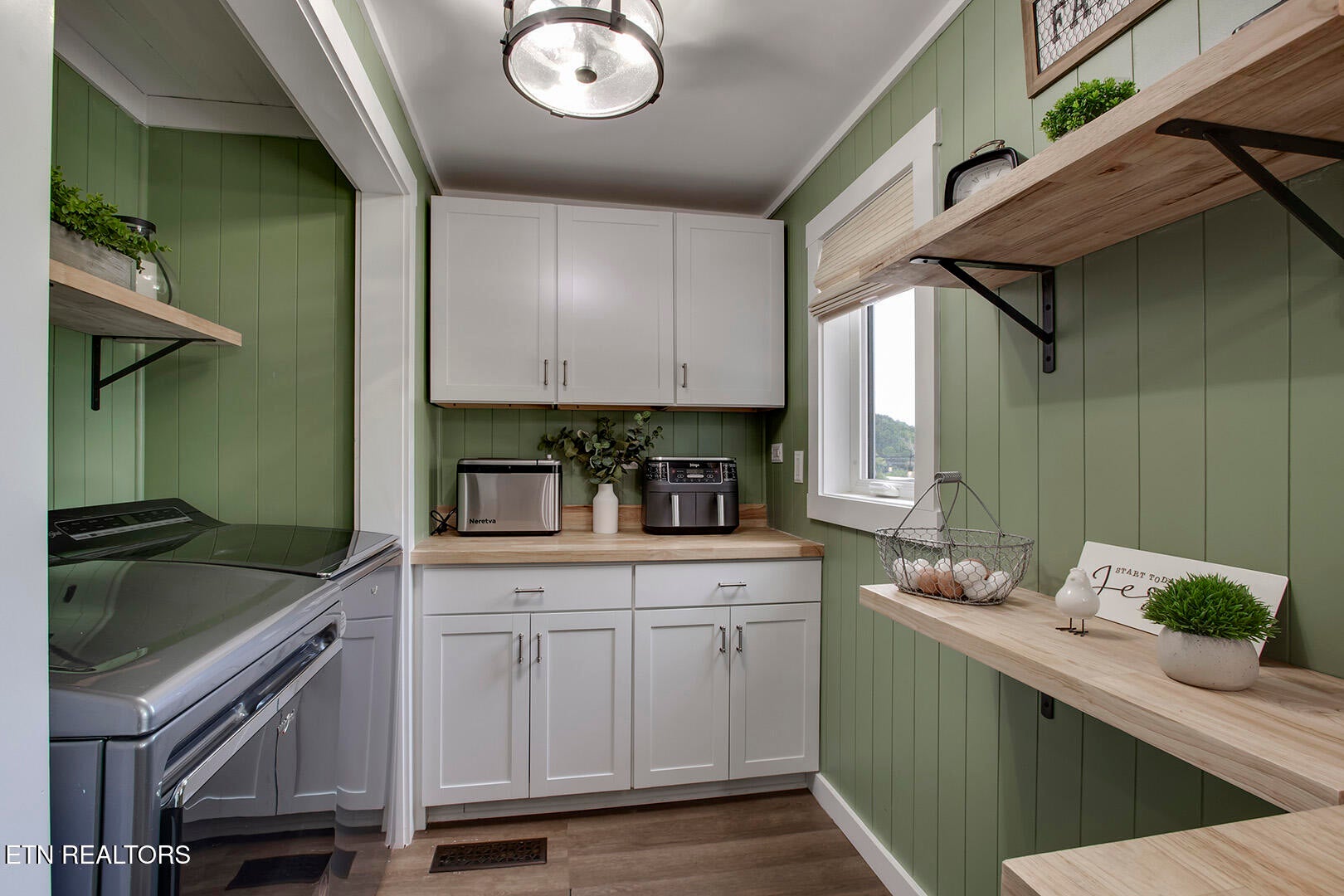 Are you looking for an adorable home with character, comfort, and styl – image 22