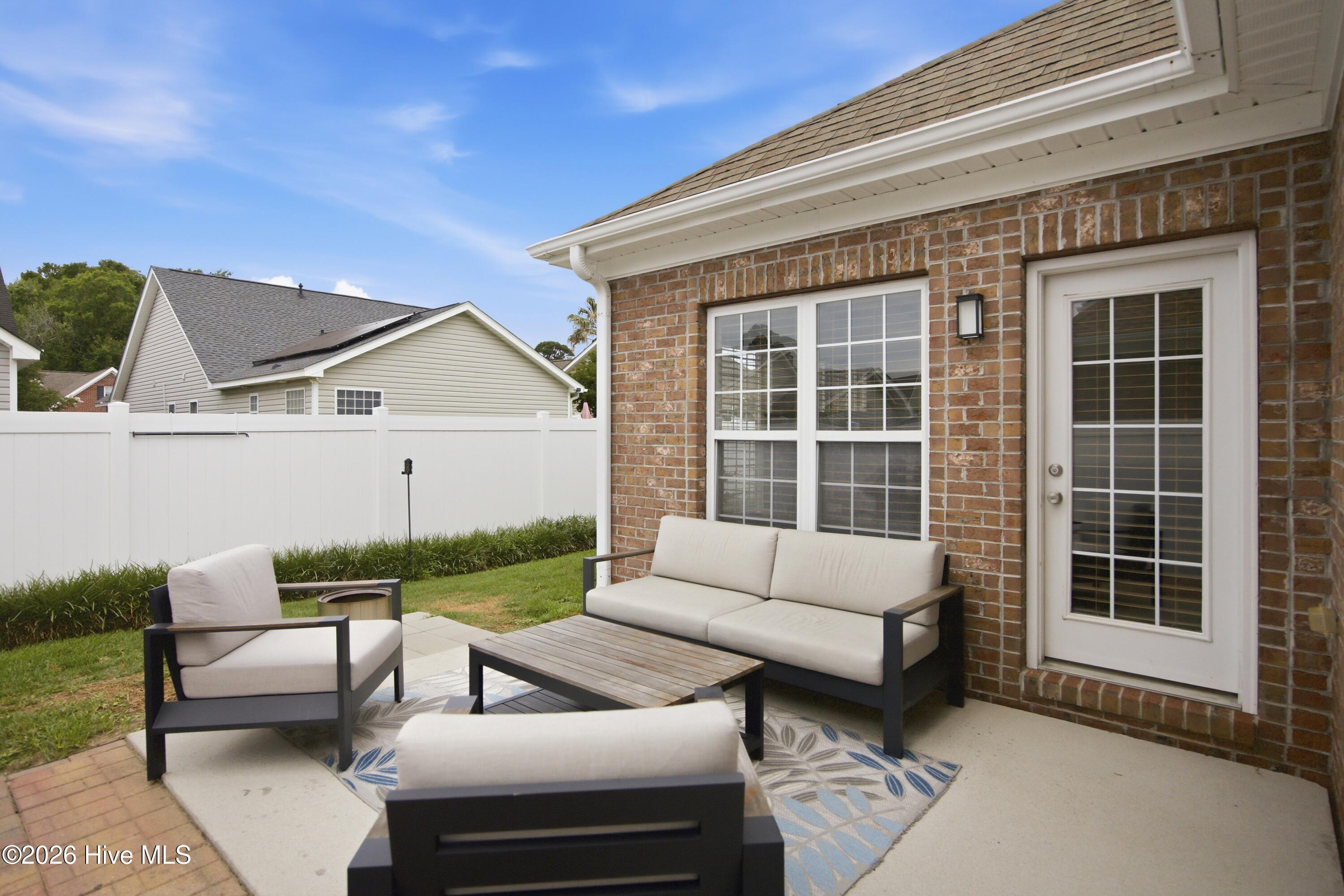 Welcome to this beautifully updated brick home featuring 4 bedrooms an – image 44