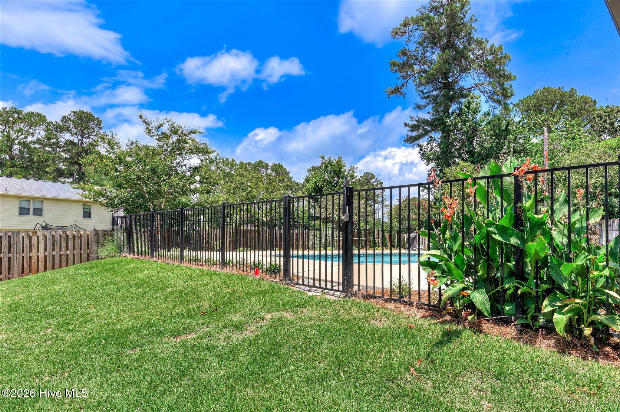 Welcome to this stunning brick home nestled on a quiet cul-de-sac in t – image 58