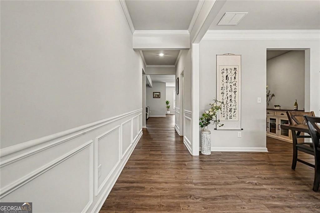 This 2,807 SF, 4-bedroom, 2.5-bath home is nestled in a vibrant commun – image 4