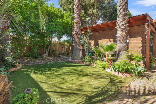 Charming, comfortable, and move-in readythis beautifully updated 3 bed – image 25