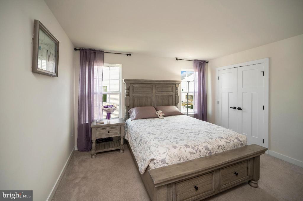 5432 5432 Holley Oak Lane, Fredericksburg, Virginia, 22407, USA, 4 Bedrooms Bedrooms, ,4 BathroomsBathrooms,Residential,For Sale,5432 Holley Oak Lane,VASP2038896