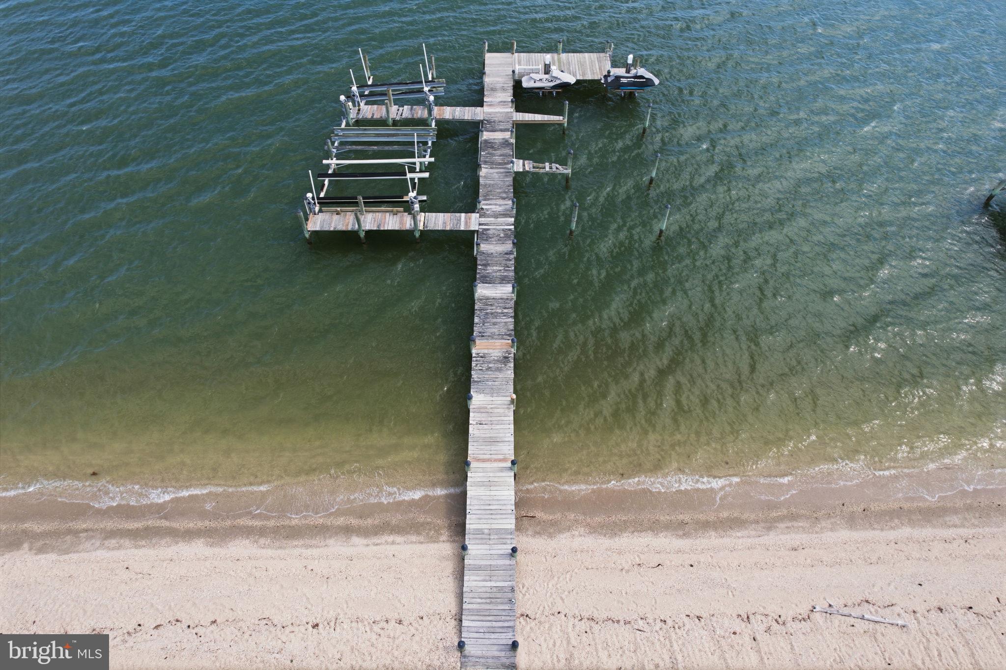 Enjoy effortless waterfront living in Southern Maryland from this prem – image 27