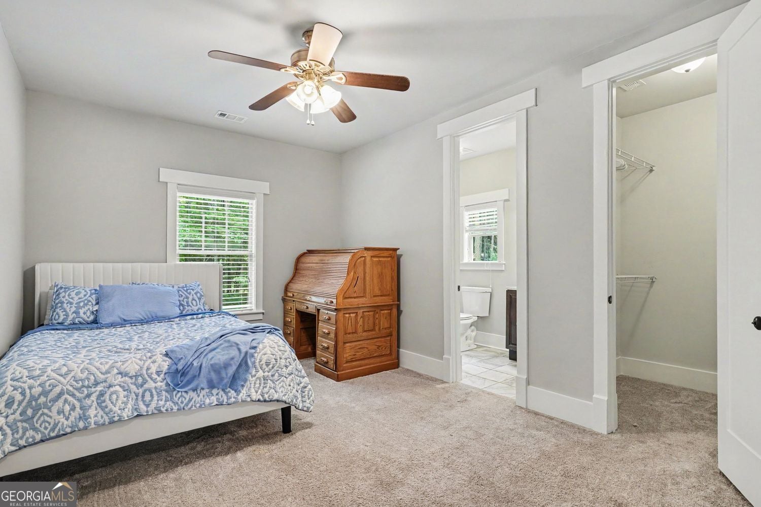 Welcome Home! Beautiful Country Home just waiting for you! Charming fl – image 17