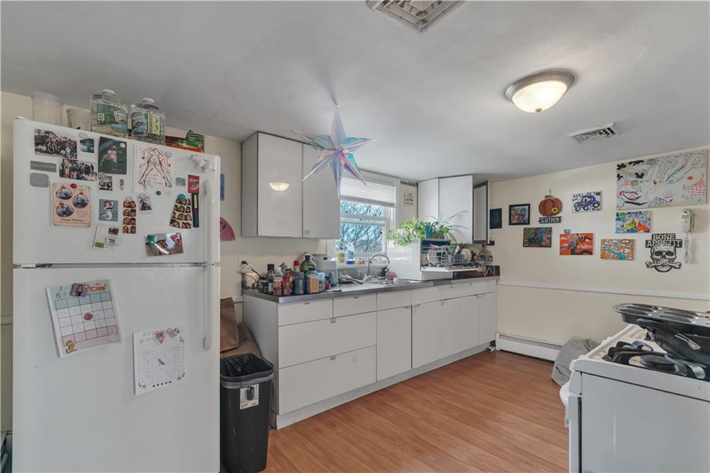 Fantastic opportunity to own a three-family home in Providences vibran – image 32