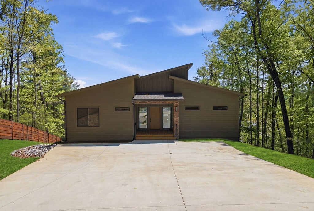11 11 Falcon Drive, Blairsville, Georgia, 30512, USA, 4 Bedrooms Bedrooms, ,3 BathroomsBathrooms,Residential,For Sale,11 Falcon Drive,420f40c6-d316-4847-ab6b-068d5b