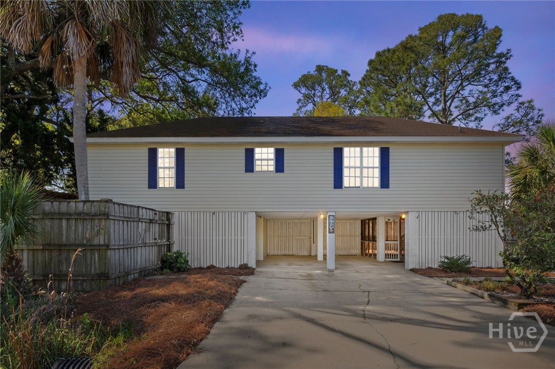 Located in the heart of Tybee Island, 407 7th Street offers the perfec – image 87