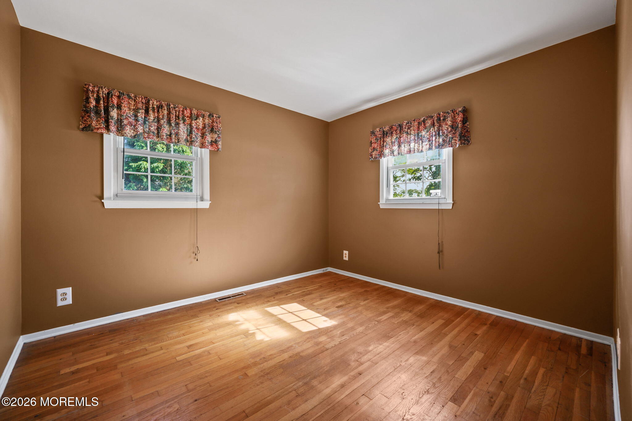 Opportunity awaits,this spacious ranch-style home offers 3 bedrooms, 1 – image 16
