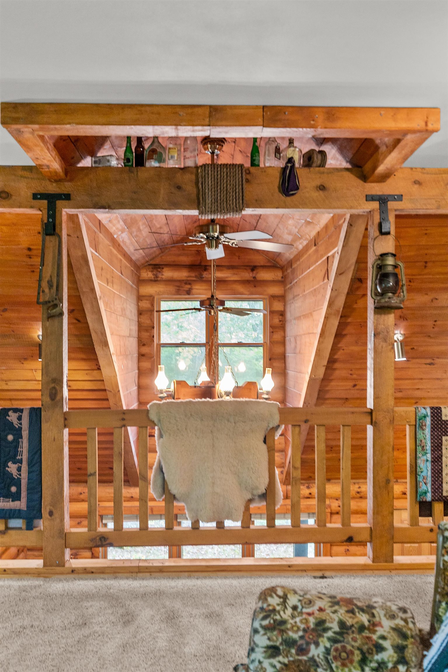Experience the best of Legend Lake in this charming 1.5-story cottage. – image 32