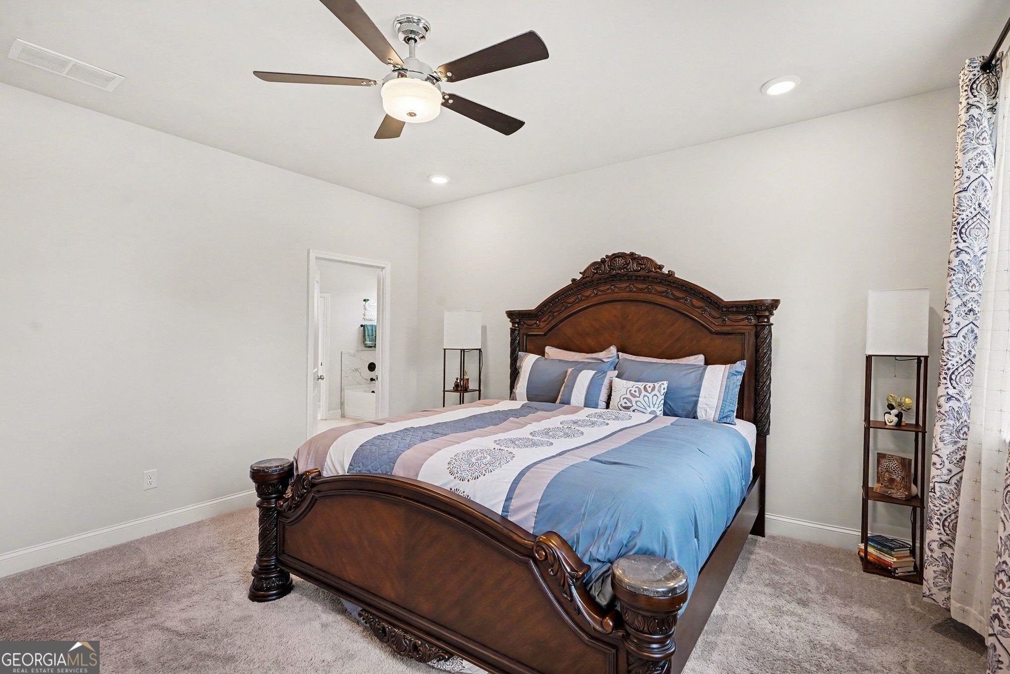 5 BEDROOM/3.5 BATH and over 3100 SF! This lovely like new double cul d – image 20