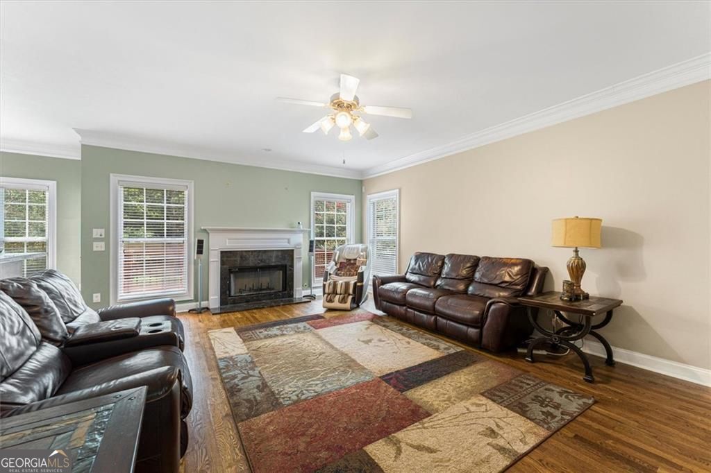 Welcome to 101 Lumby Lane, a stunning 4-sided brick residence in the s – image 25