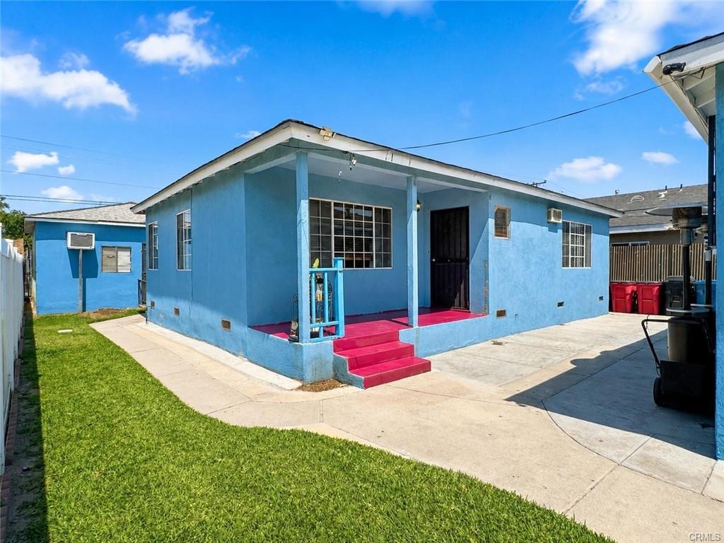 8617 8617 Ivy St, Los Angeles, California, 90002, USA, 5 Bedrooms Bedrooms, ,Residential,For Sale,8617 Ivy St,MB26135921