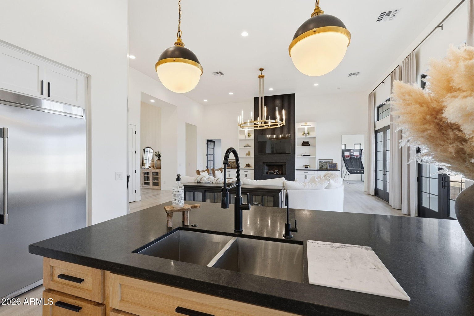 Tucked inside a gated neighborhood of Encanto Real on the edge of Quee – image 17