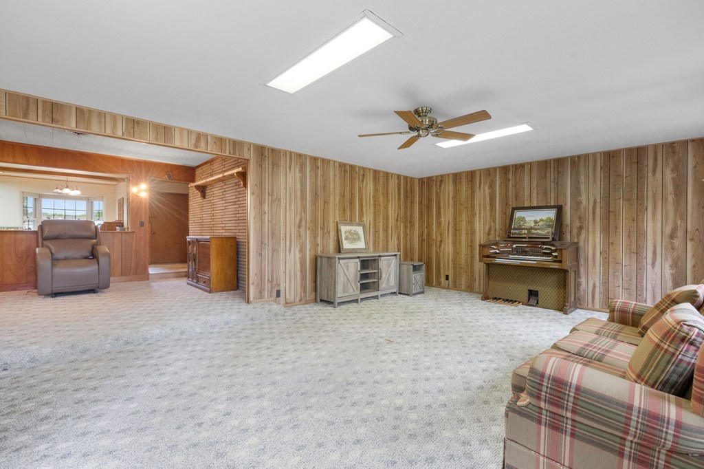 1801 1801 N Llano St, Fredericksburg, Texas, 78624, USA, 3 Bedrooms Bedrooms, ,2 BathroomsBathrooms,Residential,For Sale,1801 N Llano St,104229