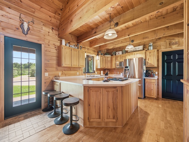 Your country oasis awaits! Once you see this beautiful home situated d – image 6