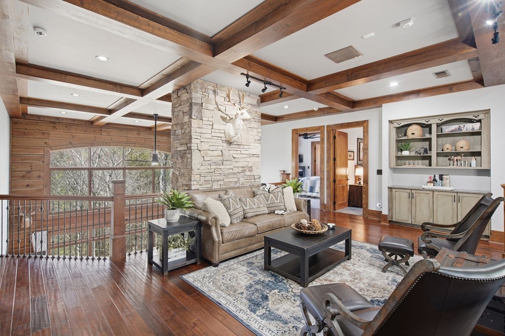 Architectural Mountain Sanctuary on 5+ Private Acres. Experience refin – image 54