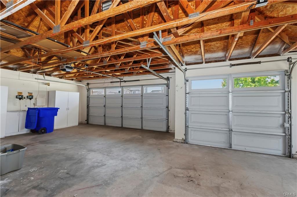 Welcome to this beautifully maintained single-story home located in a – image 26