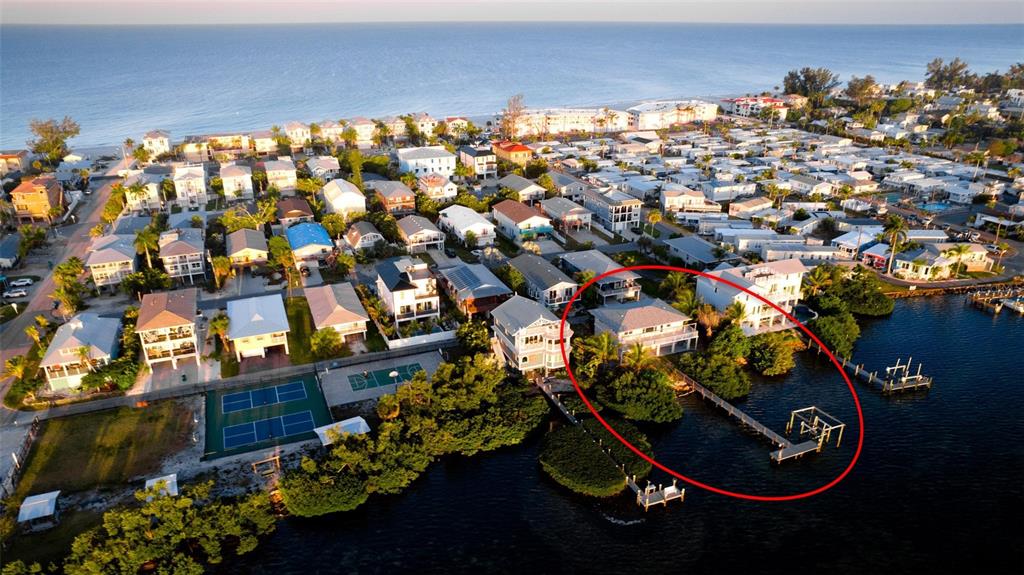 CONFIRMED POTENTIAL FOR TWO BUILDABLE WATERFRONT LOTS - This rare offe – image 13