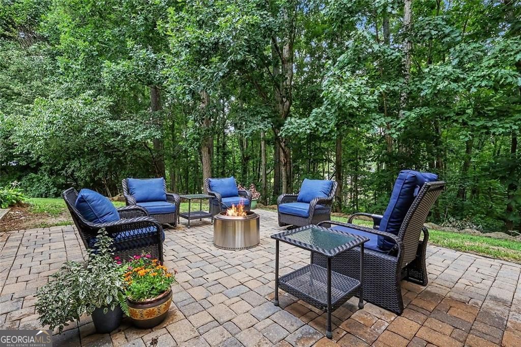 Welcome to this stunning home in beautiful Grayson, Georgia. Professio – image 54