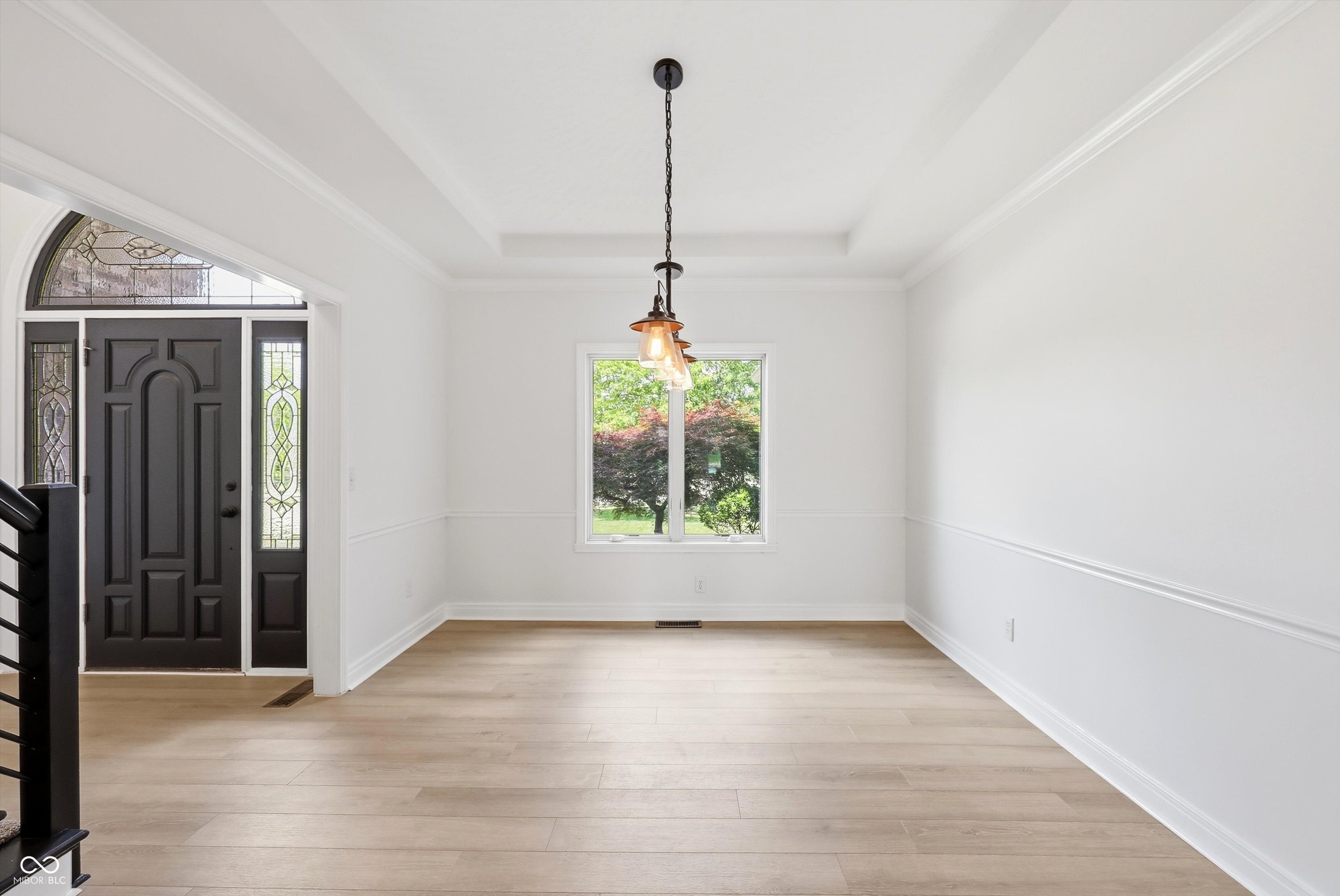 Welcome to this beautifully updated home in the highly sought-after Wa – image 8