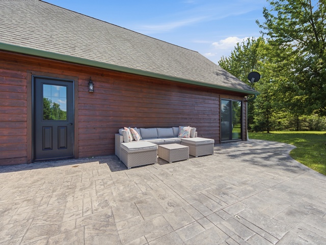 Your country oasis awaits! Once you see this beautiful home situated d – image 37