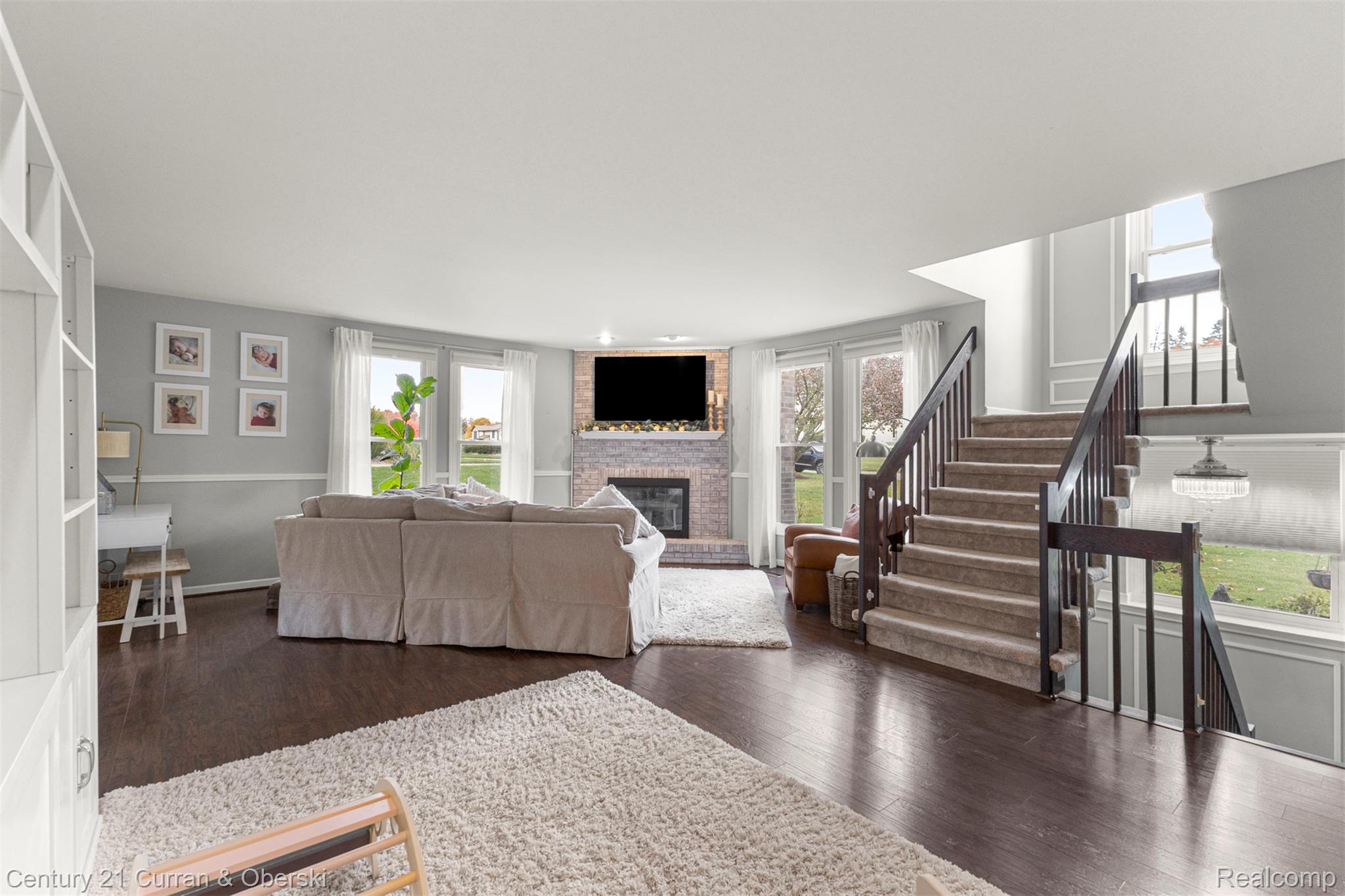 Welcome to 30999 Sudbury Street in Farmington Hills. This beautifully – image 7