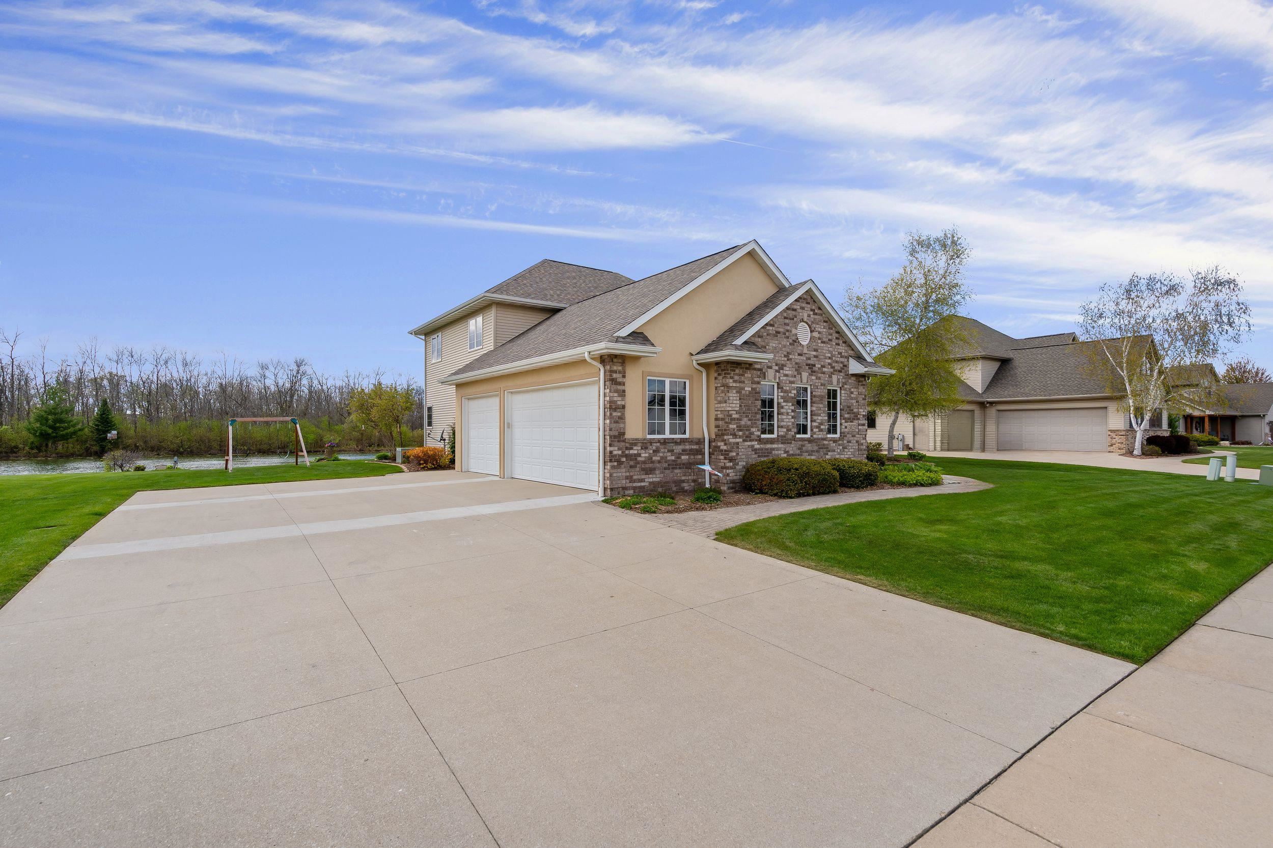 3025 3025 White Birch Street, Kaukauna, Wisconsin, 54130-3934, USA, 4 Bedrooms Bedrooms, ,4 BathroomsBathrooms,Residential,For Sale,3025 White Birch Street,50323173