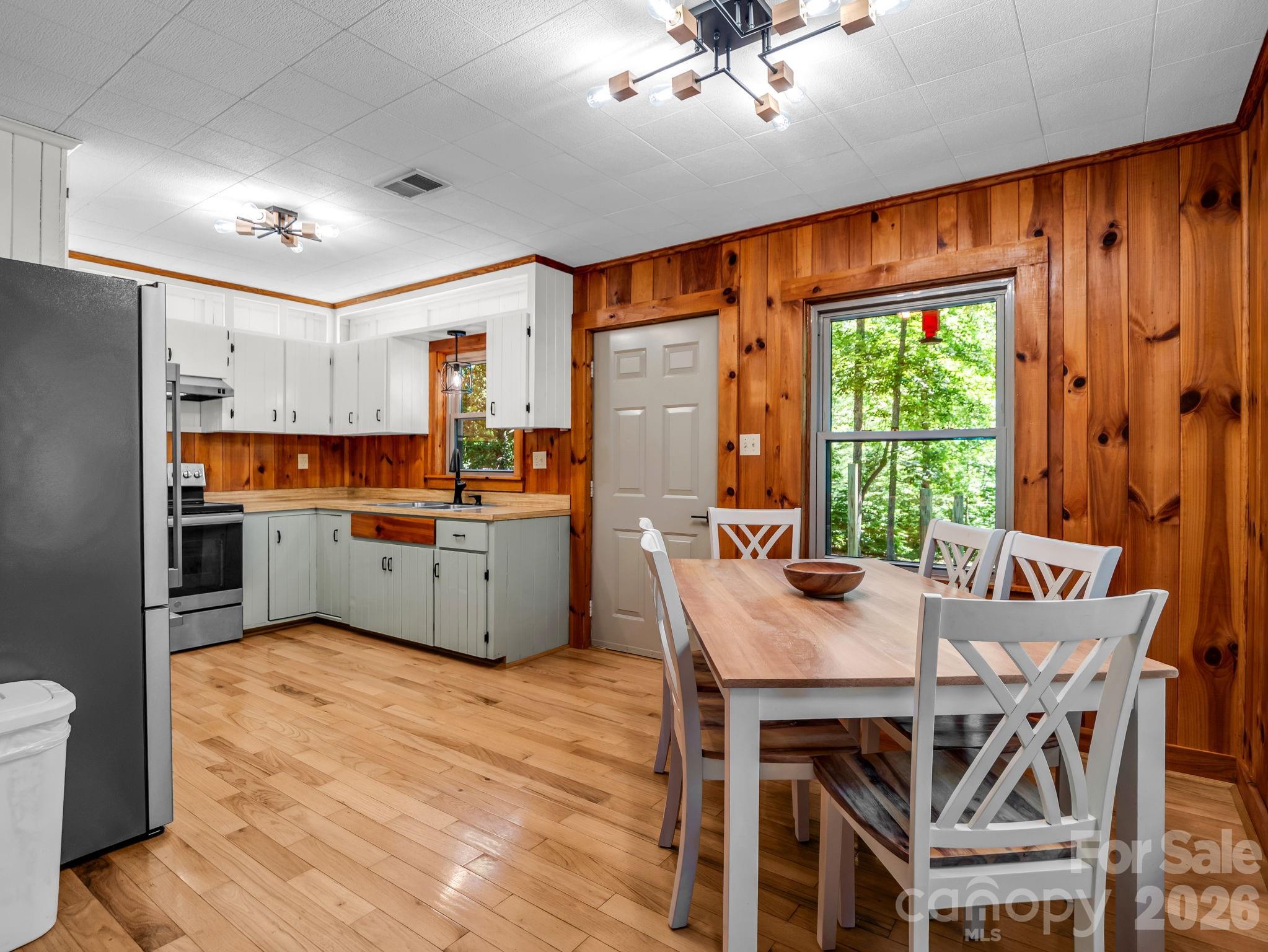 670 670 Cedar Creek Road, Lake Lure, North Carolina, 28746, USA, 3 Bedrooms Bedrooms, ,2 BathroomsBathrooms,Residential,For Sale,670 Cedar Creek Road,4382823
