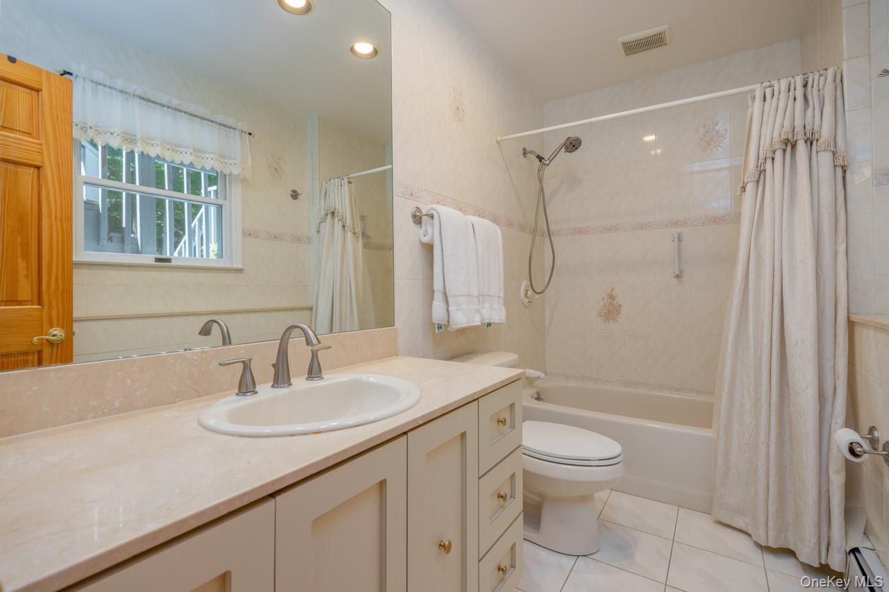 First Time on the Market! Nestled on a quiet double-ended cul-de-sac i – image 22