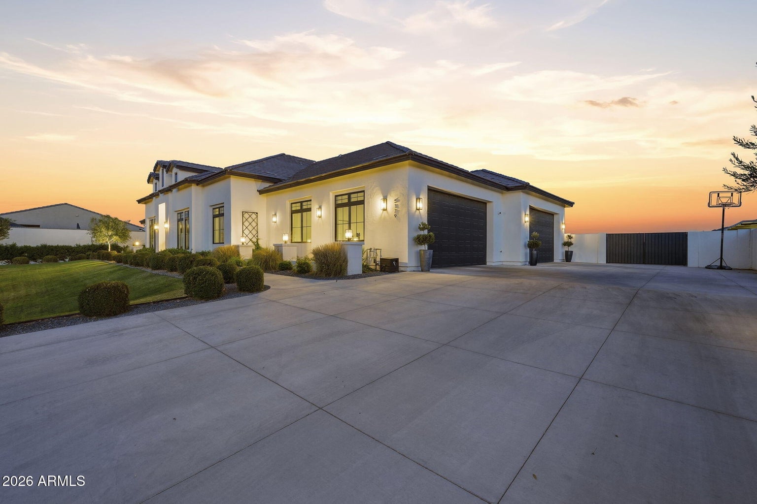 Tucked inside a gated neighborhood of Encanto Real on the edge of Quee – image 42