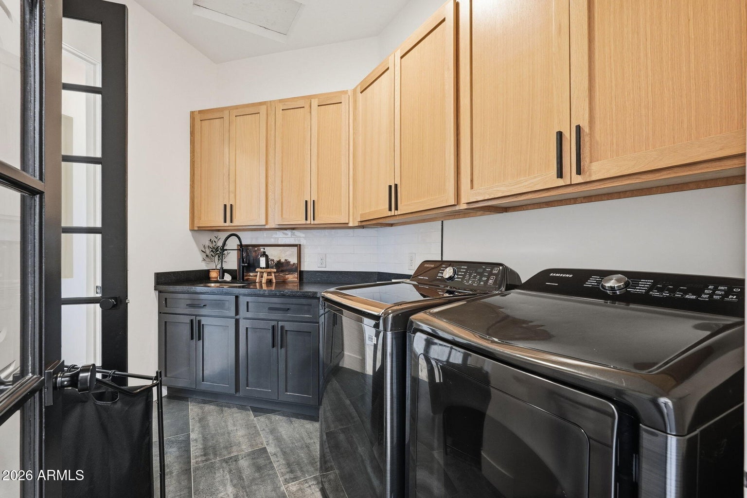Tucked inside a gated neighborhood of Encanto Real on the edge of Quee – image 38