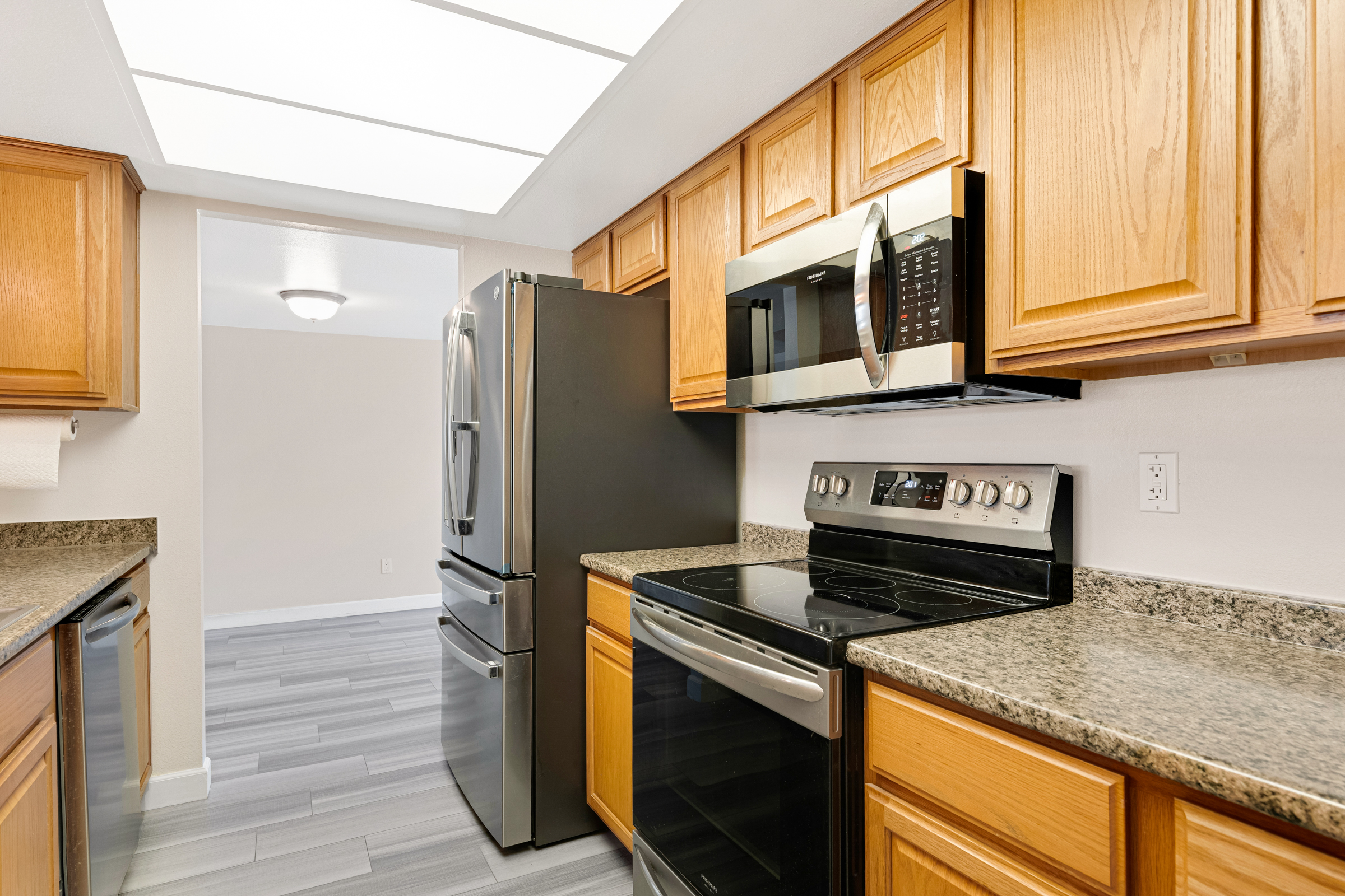 Your oasis in the heart of Tempe. This home is a split-bedroom floorpl – image 44
