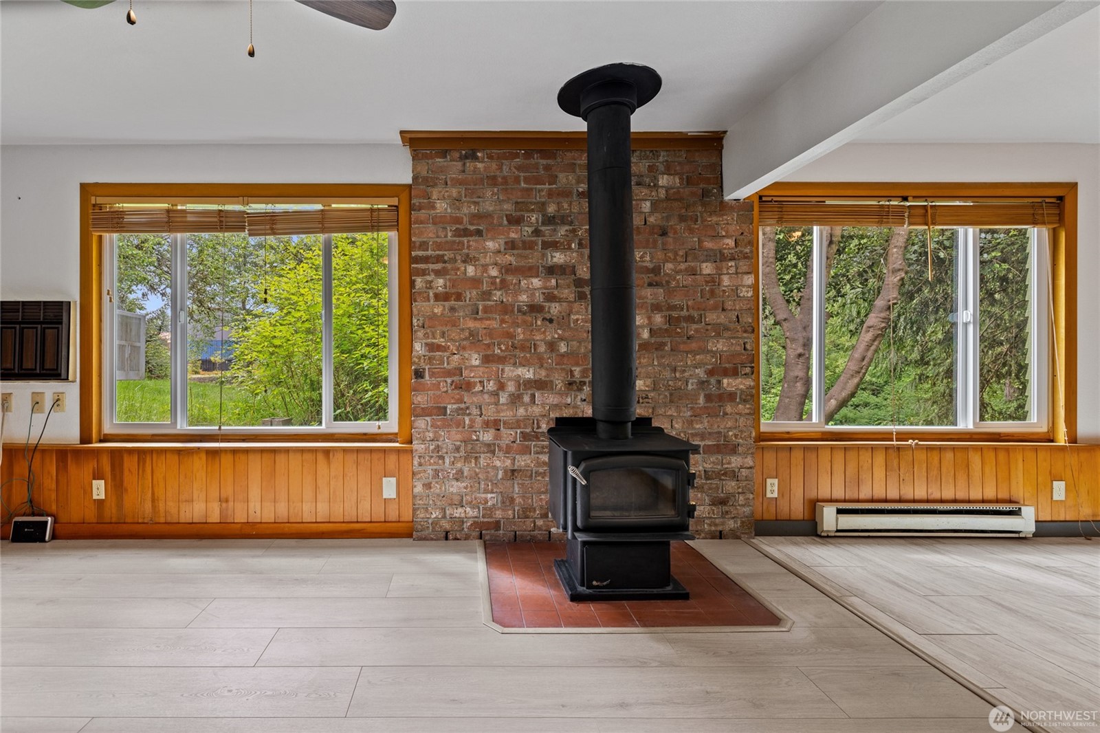 Rare opportunity to enjoy space, flexibility, and income potential on – image 7
