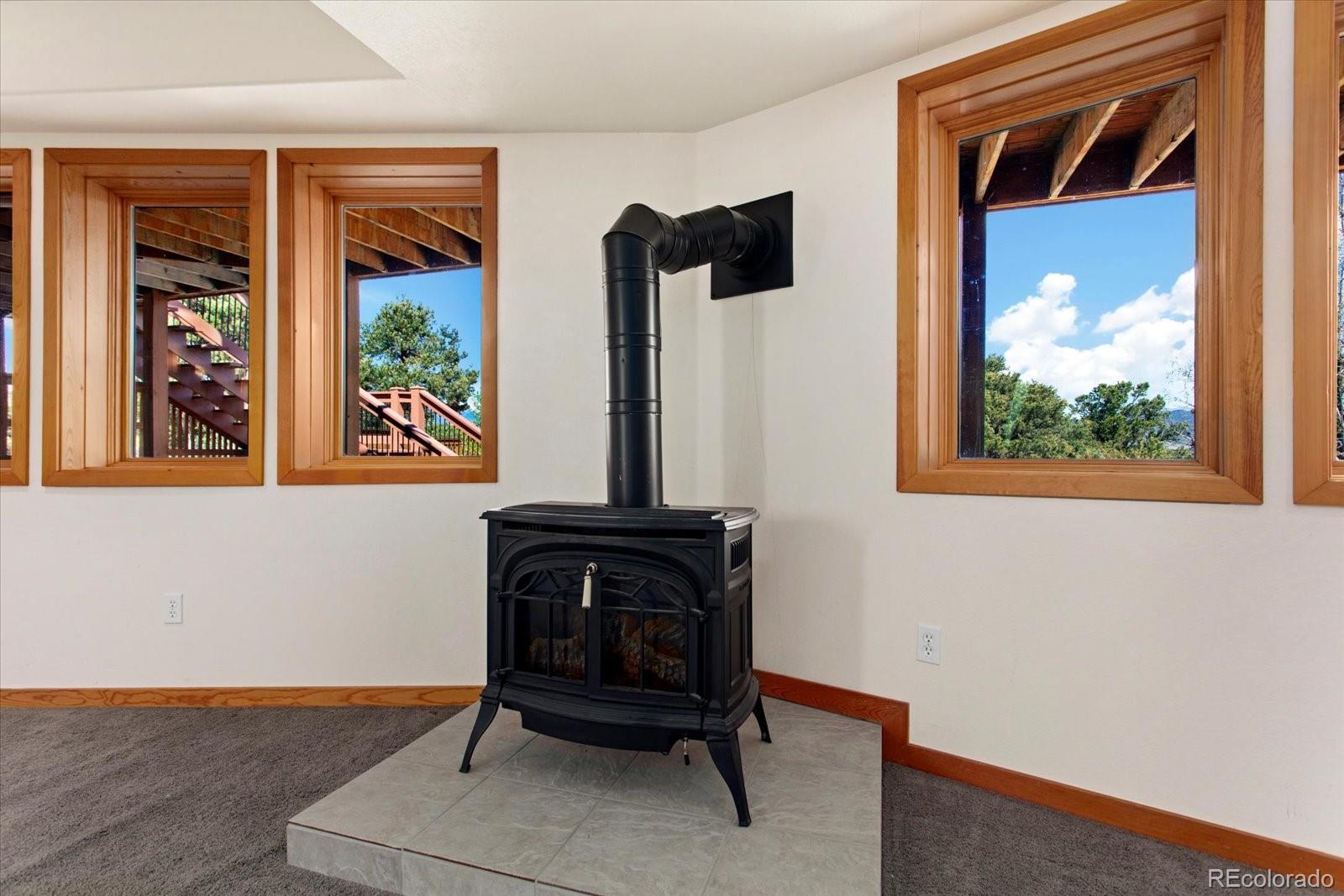 Mountain Contemporary Living with Big Views in Cherokee Heights. Set o – image 31